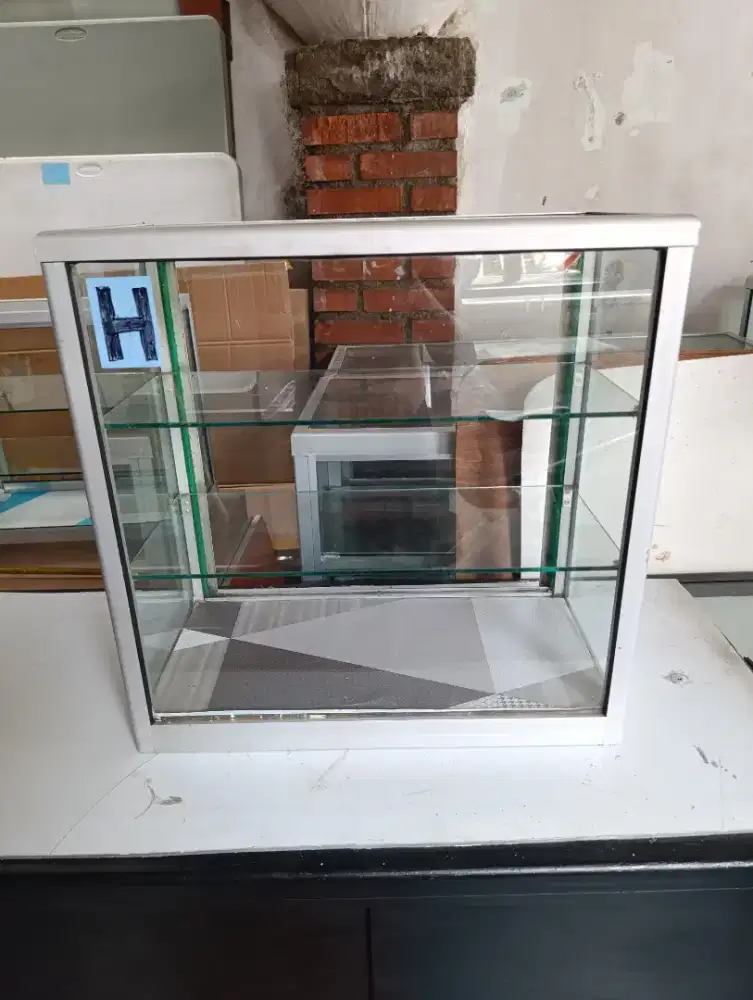 Jual Etalase roko kondisi second, Lok Pondok cabe udik, Tangsel