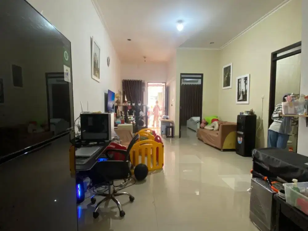 Rumah Singgasana Pradana Terawat Harga Murah di Bandung