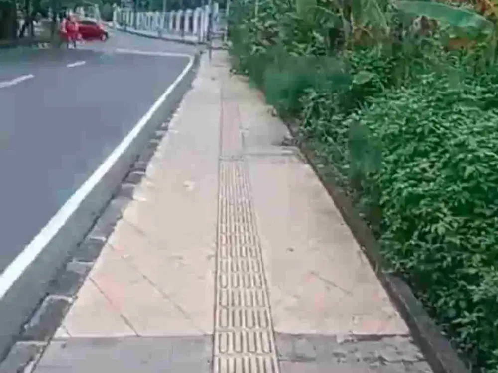 tanah 3000 m strategis pinggir jalan raya di pulomas cocok utk tempat usaha, perkantoran, perumahan dekat akses tol