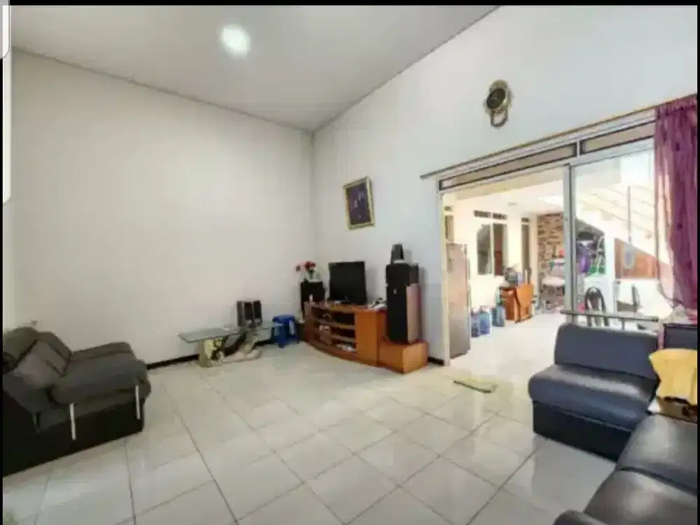 Rumah Semi Furnish sudah di Renovasi di tatar Candraresmi Kota Baru Parahyangan