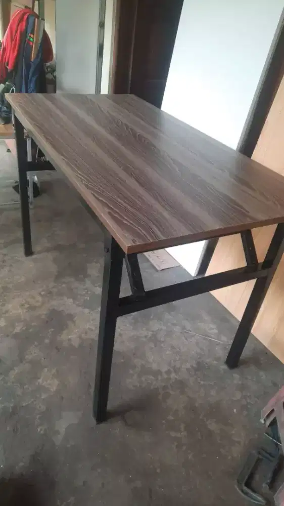 Meja lipat lapis hpl