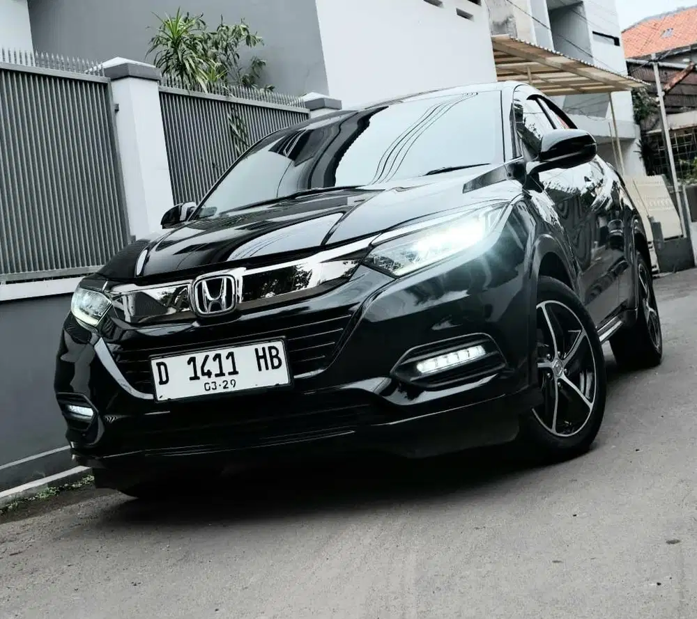 LowKM 25rb HRV PRESTIGE 1.8 AT 2018 SUNROOF RECORD HONDA BANDUNG