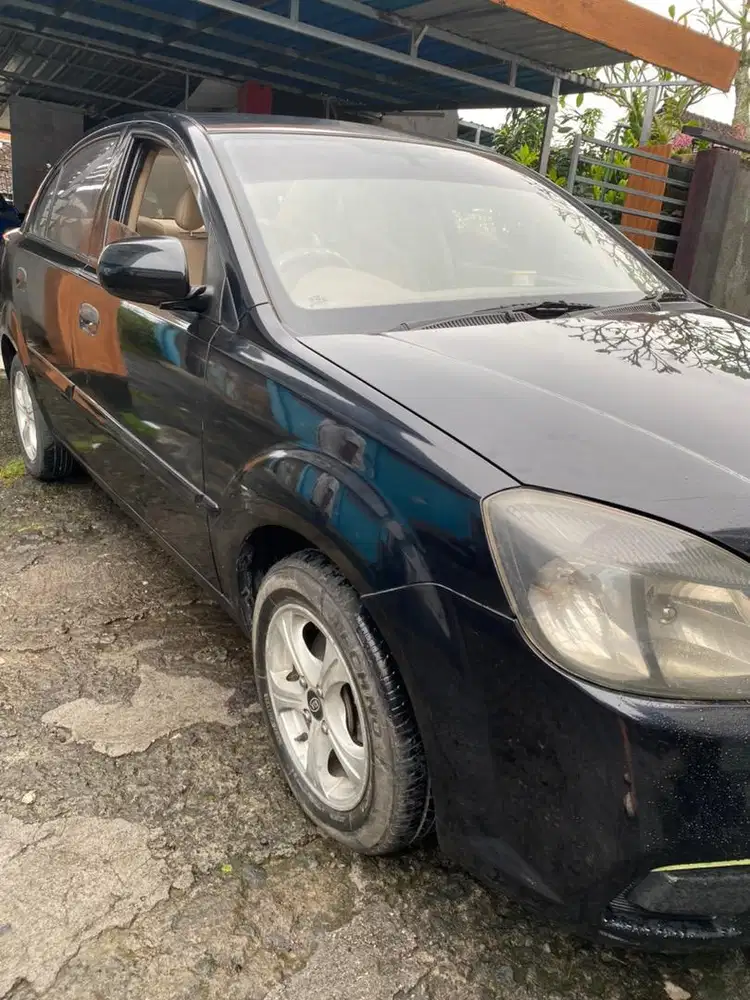 Dijual mobil KIA RIO tahun 2012