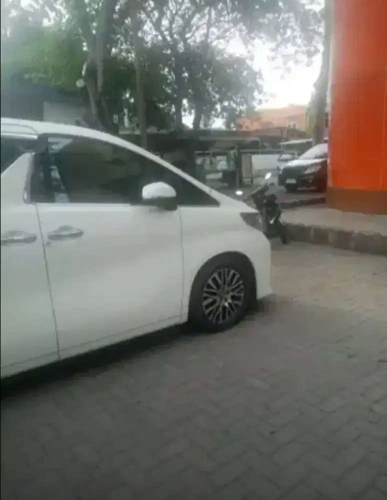 Mencari lowongan supir pribadi