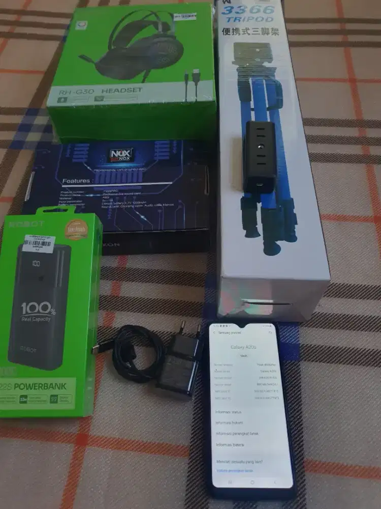 Hp Samsung A20s 3/32 & alat perlengkapan live