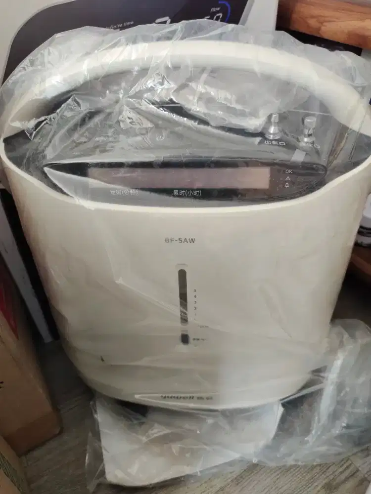 DIJUAL OXIGEN CONCENTRATION TYPE YUWELL 8F-5AW