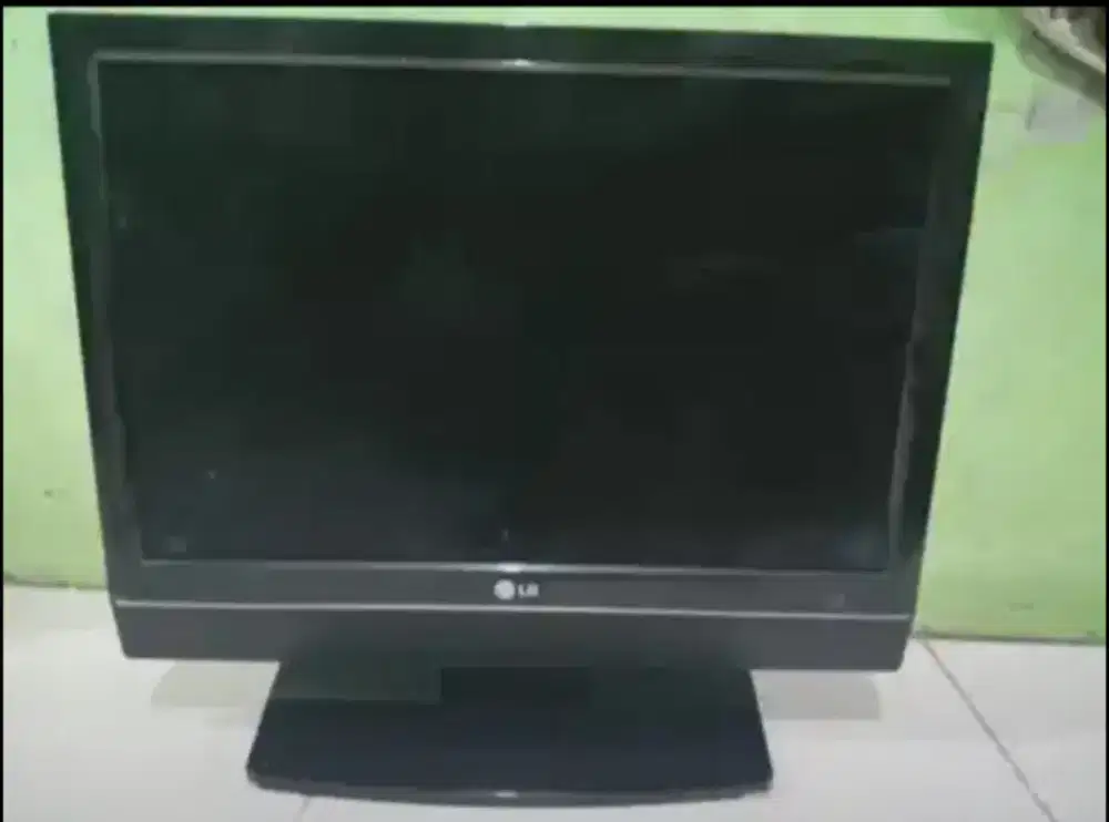 Di baca deskripsi barang, TV merk LG 19 inch terima kasih