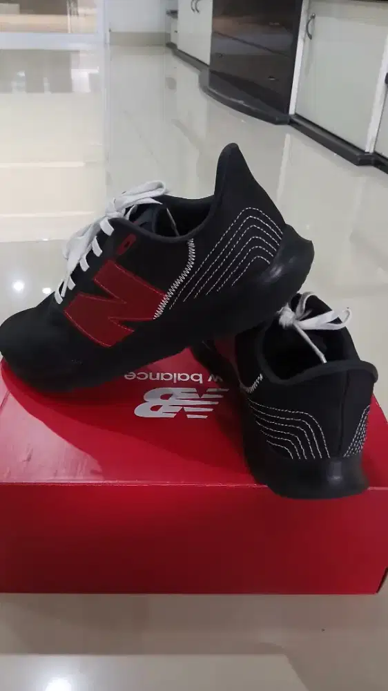 Sepatu  NB size 43 original