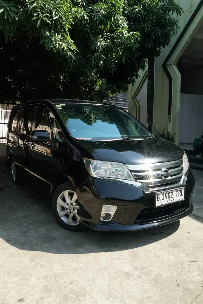 Nissan Serena C26 HWS 2013 Hitam (Record Nissan)