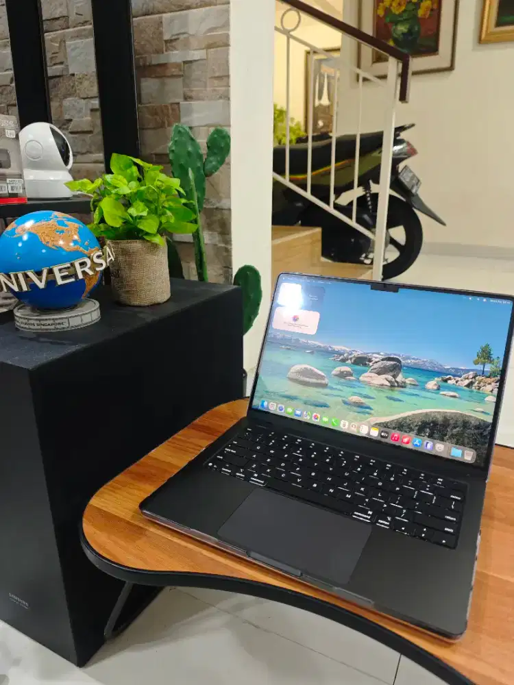 Laptop MacBook Pro M5 16/512 Resmi Battery Health 100% x thinkpad