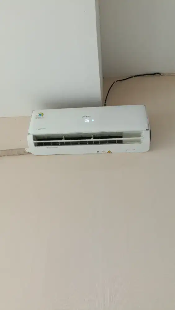 AC 1,5 PK Aqua Japan ex Kantor di Mekarwangi