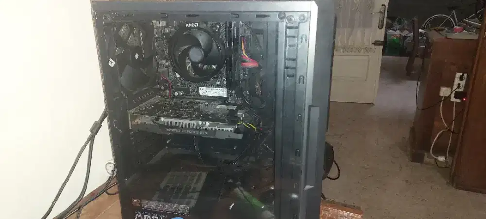 PC full set Ryzen 5600 GTX 1650 Monitor Viewsonic mouse keyboard Gamen