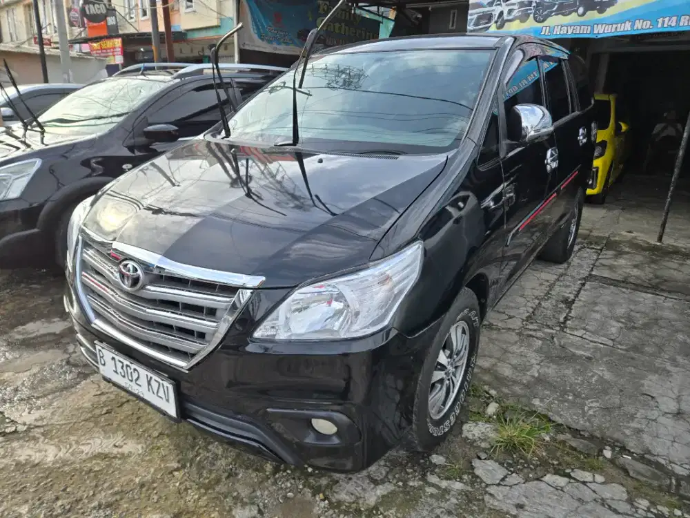 Grand Innova 2.5 G Diesel MT BARONG ISTIMEWA