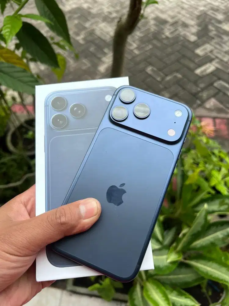 iPhone 17 pro max 255Gb deep blue inter esim only