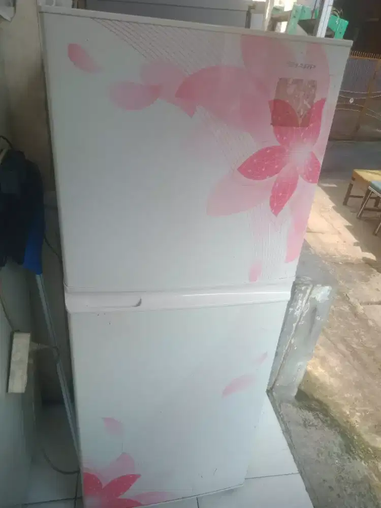 Kulkas 2 PT merk sharp