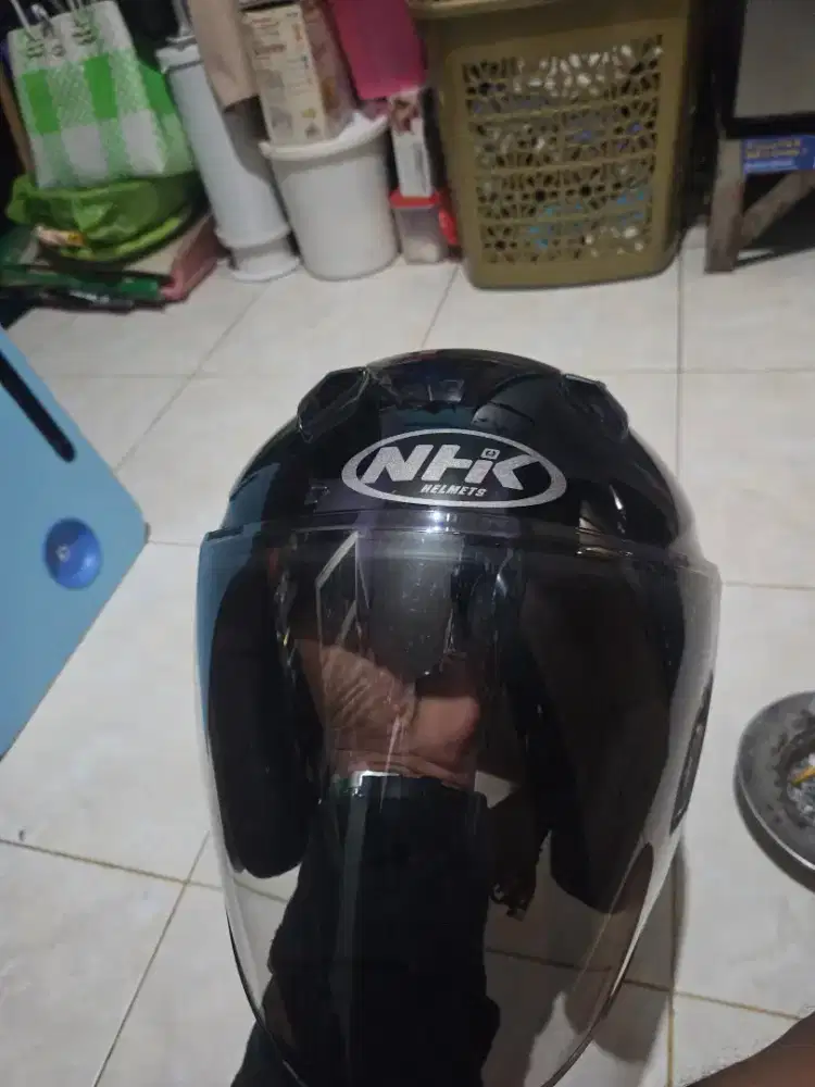 BU HELM NHK MASIH MULUS NO LECET