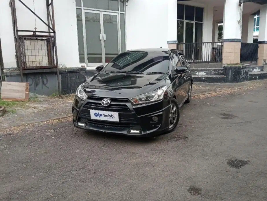 Pajak Panjang - TOYOTA Yaris 1.5 TRD Sportivo Bensin A/T 2016 HITAM