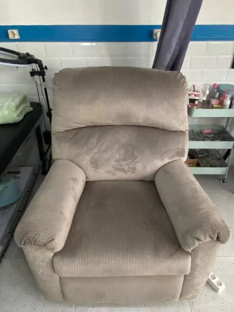 SOFA RECLINER / SOFA EYELASH