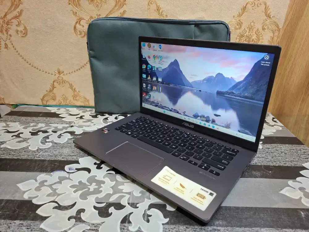 Laptop Asus Vivabook X409DA - AMD Ryzen 3 -4GB -SSD 512GB -MULUS 97%