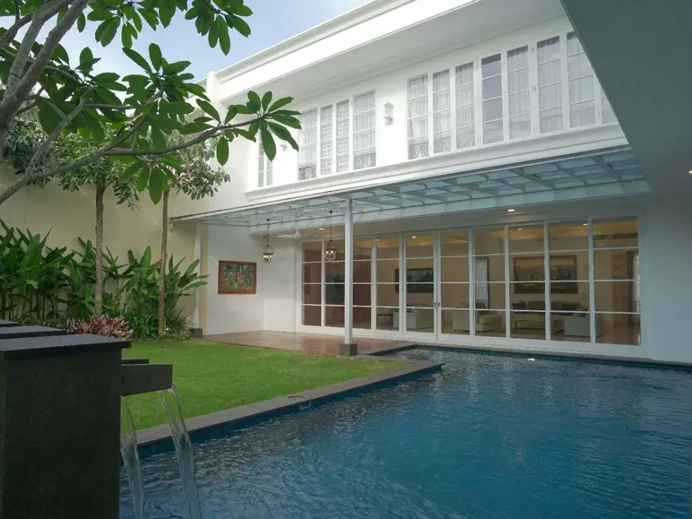 Dijual New Brand House Modern Clasic 7 BR Luas 760M2 Private Pool Kemang, Jakarta Selatan