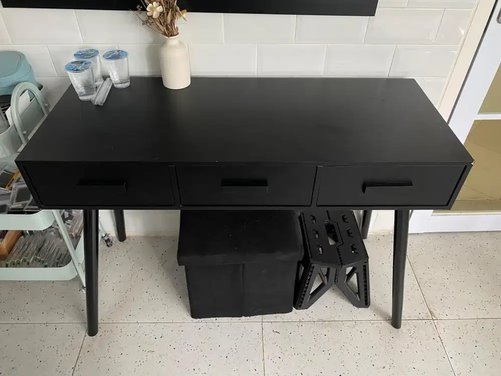 MEJA RIAS / SALON / HIAS