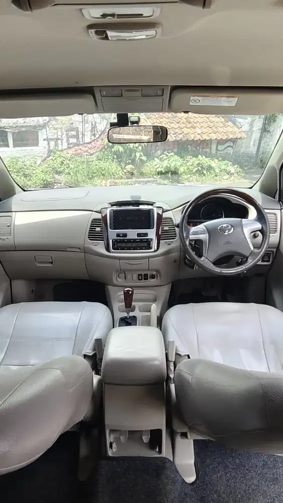 Toyota Kijang Innova 2012 Bensin