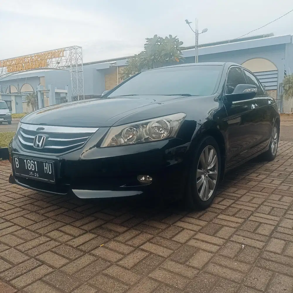 Honda Accord 2011 Bensin