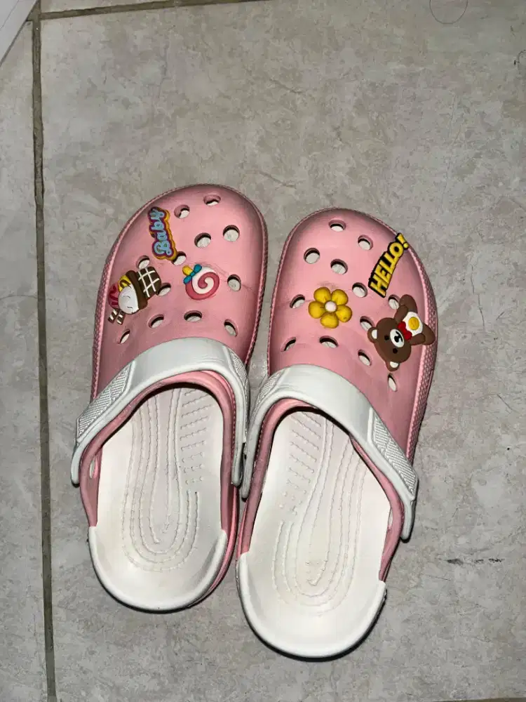 Sandal Crocs wanita