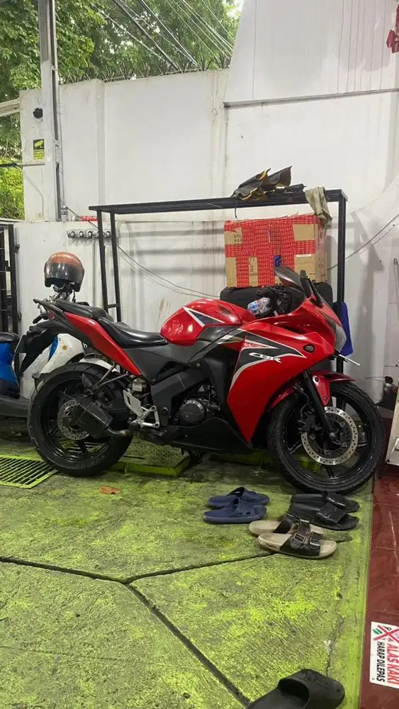 Jual murah Honda CBR Merah