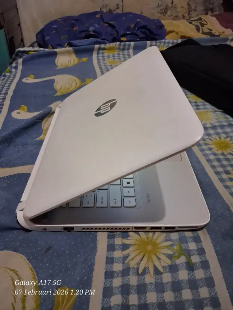 Laptop HP PAVILLION Core i5 dual VGA ada minus