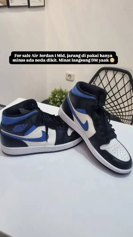 Dijual sepatu Air Jordan 1 Mid