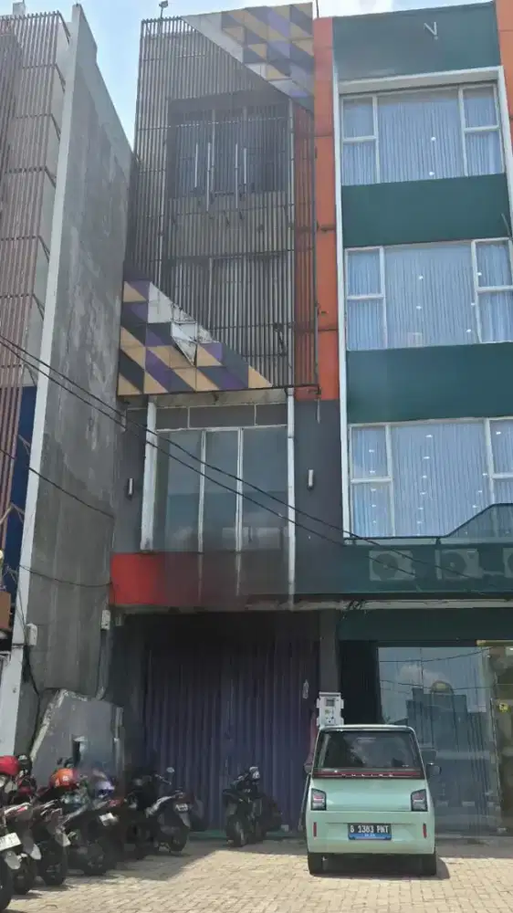 Disewakan Ruko 4 lantai siap pakai di Rawamangun Jakarta