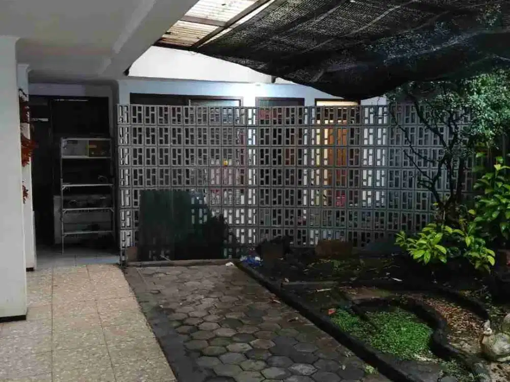 Jual Cepat Rumah Luas dan Asri di Sayap jln Supratman Cocok untuk Tinggal atau Usaha