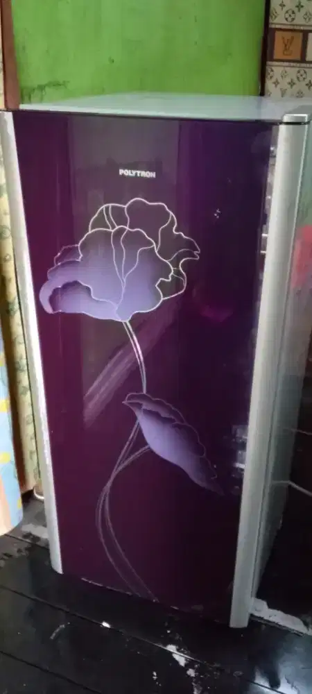 Kulkas 1pintu Polytron blezza siap pakai.