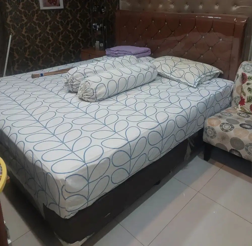 Dipan + kasur springbed