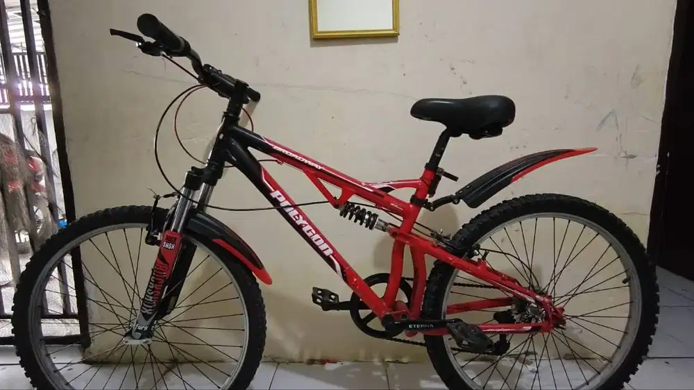 Polygon Broadway 2013