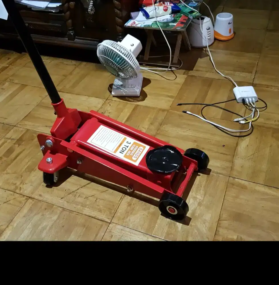 Dongkrak Buaya Garasi Besar 3 ton asli pribadi  jarang dipakai