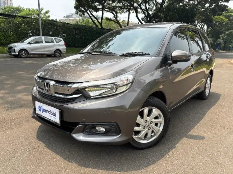 DP MURAH Honda Mobilio 1.5 E Bensin-MT 2017 Abu-Abu CSYKB