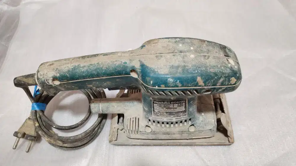 Mesin amplas finishing , merk makita