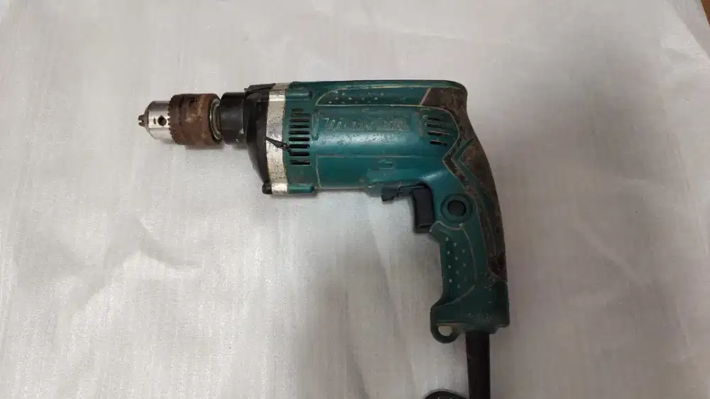 Mesin bor listrik makita