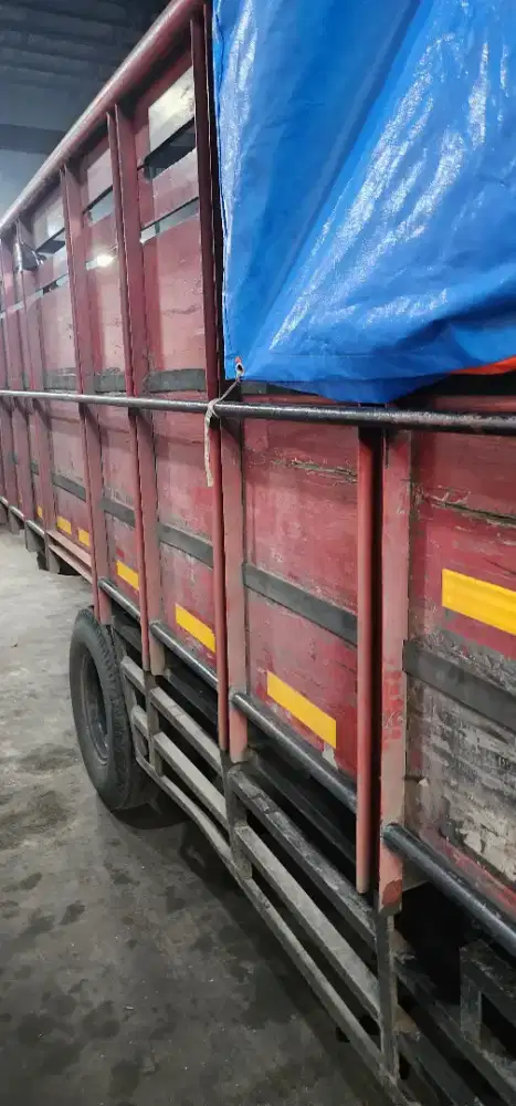 Sopir truck bak kayu terbuka, double.