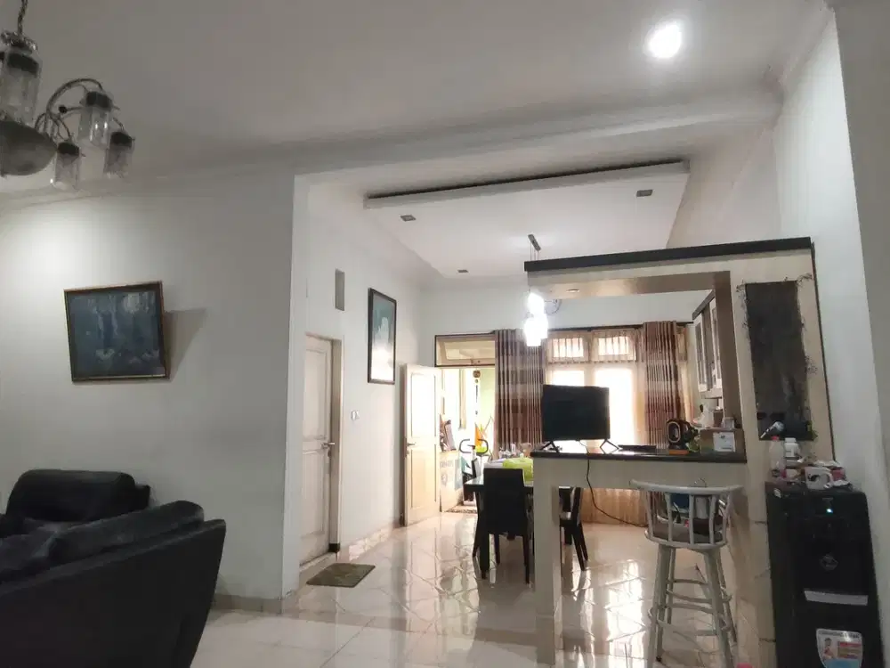 Rumah Poros Jalan Candi Panggung Suhat Kota Malang