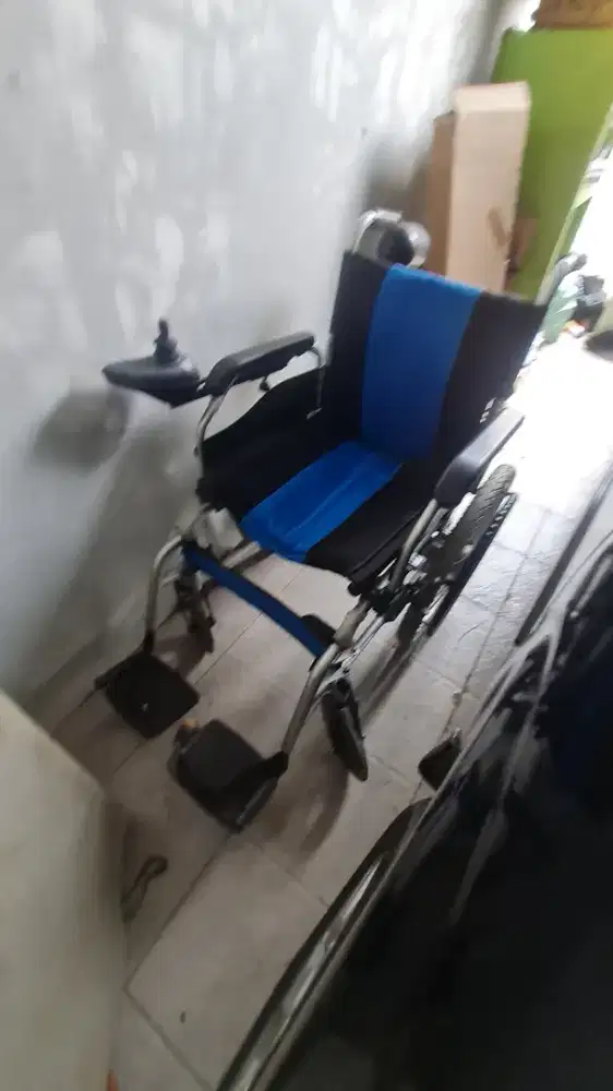 Kursi roda elektrik minus aki nya