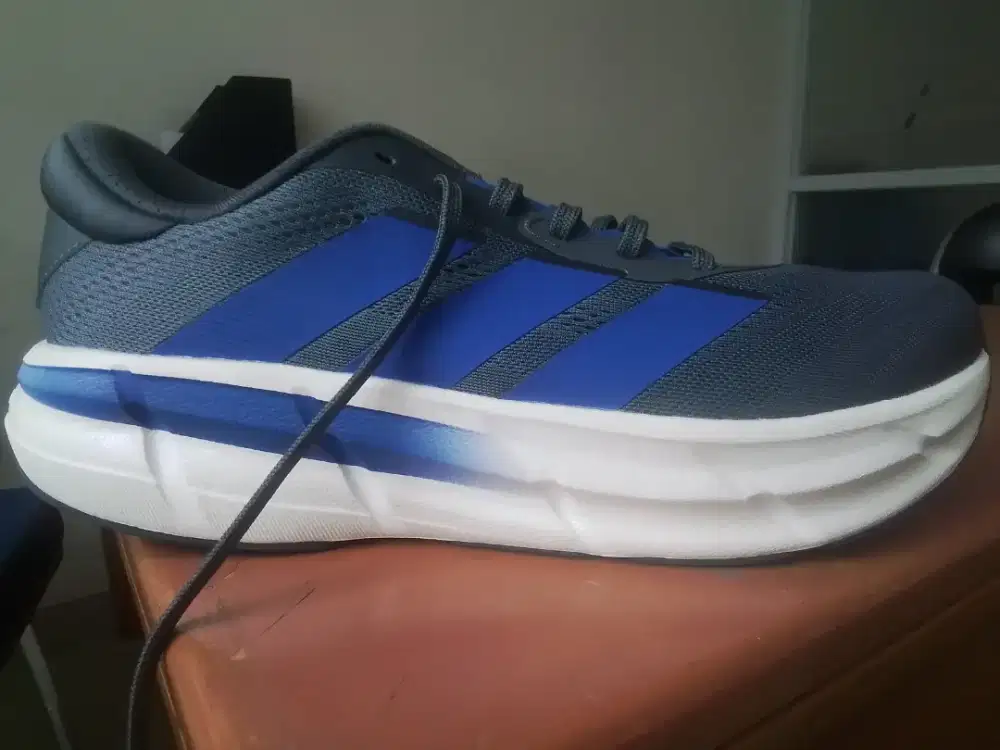 Sepatu Adidas Questar 4M