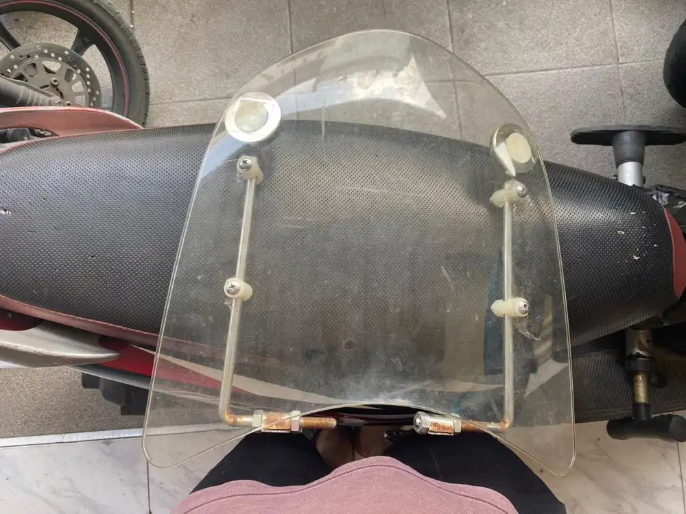 Windshield nemo bekas