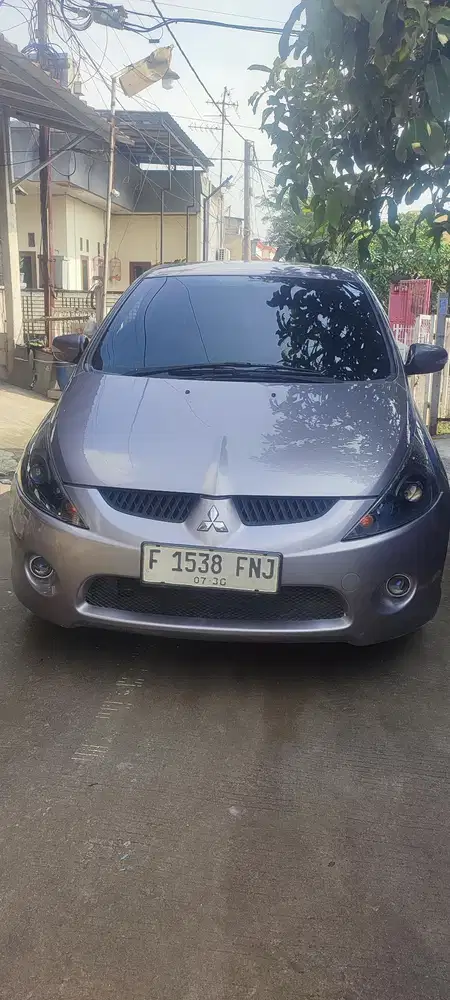 Mitsubishi Grandis 2005 Bensin