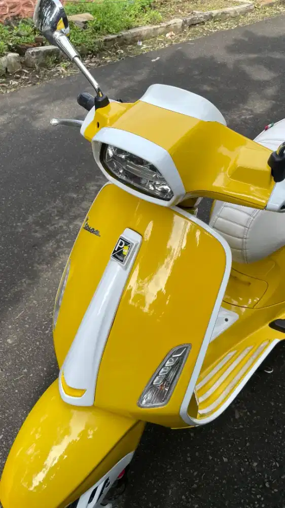Vespa matic sprint abs 150 yellow