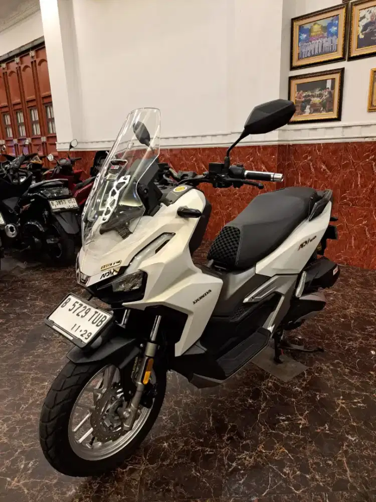 HUB CE KOM DP PROMO ADV 160 ABS 2024 MOTOR GRES KAYA BARU KM RENDAH