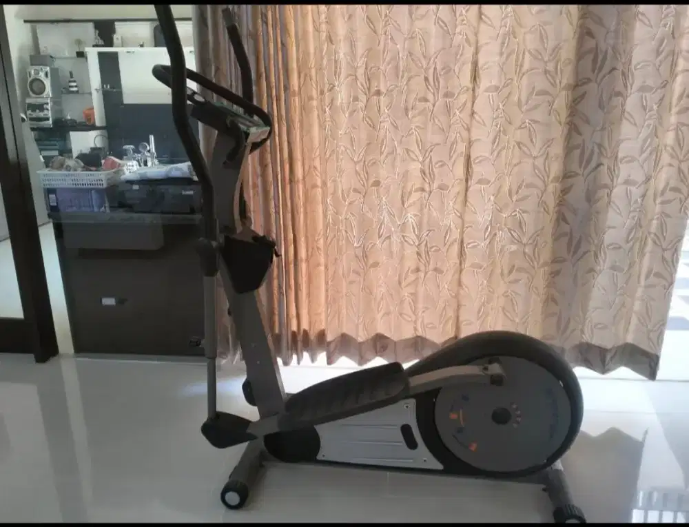 Alat lari Sportop E7000P Plus