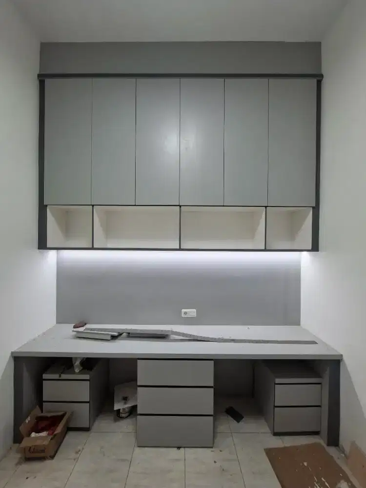 Meja belajar tempahan